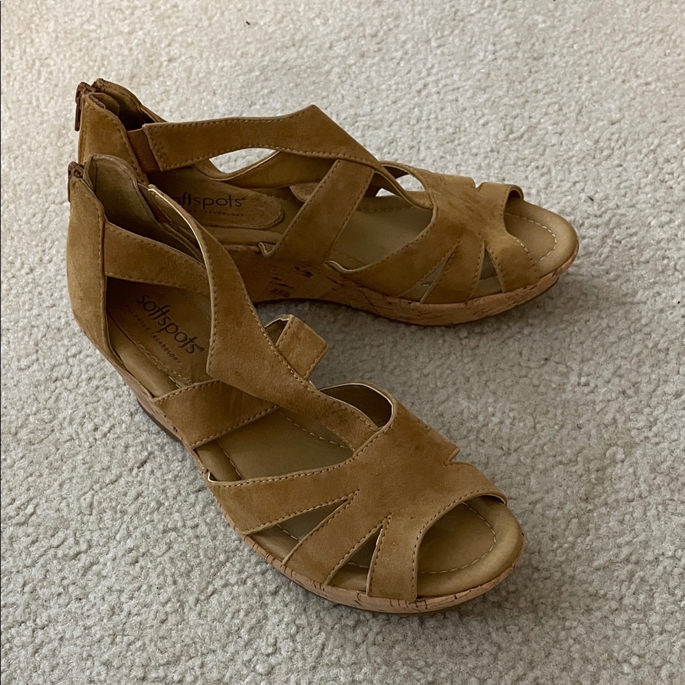Vintage Softspots Beige Wedges With Zipper, Size 7M